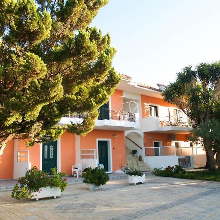 Lazaris Apartments in Agios Ioannis  Extérieur photo
